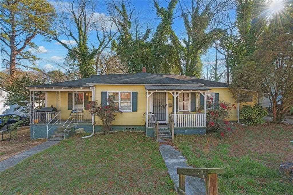 duplex sold at 1404 Byrere Terrace, Atlanta, GA 30310