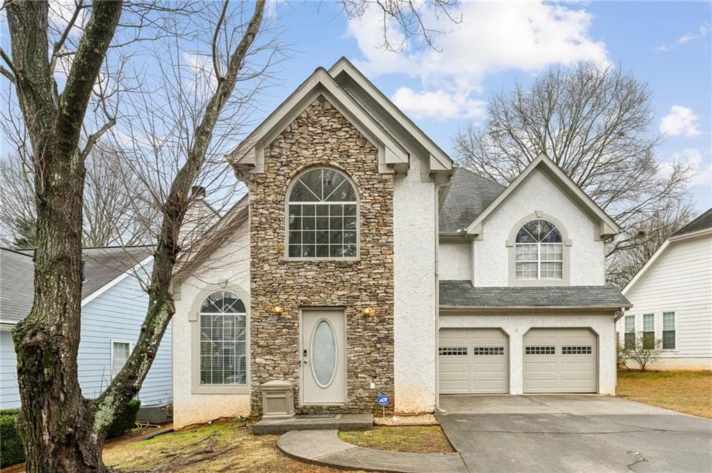 3 bedroom, 3 bathroom, 1,689 sq ft single family residence sold at 2837 Royal Bluff, Decatur, GA 30030