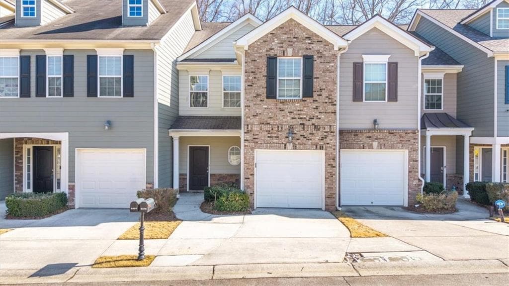 2 bedroom, 3 bathroom townhouse sold at 6479 Whitebeam Trail, Braselton, GA 30517