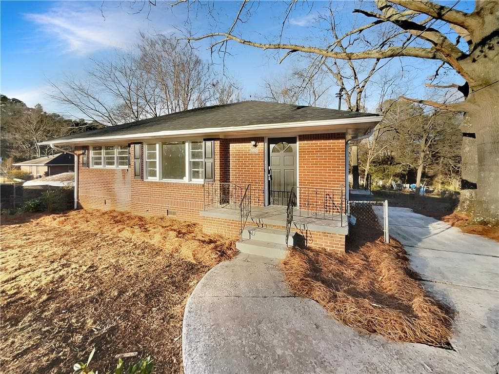 2 bedroom, 1 bathroom single family residence sold at 1066 Stoneybrook Road, Forest Park, GA 30297