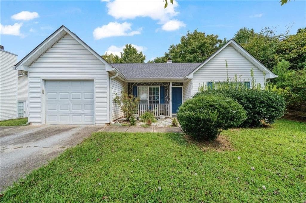 3 bedroom, 2 bathroom, 1,300 sq ft single family residence sold at 10632 Pine Forest Lane, Jonesboro, GA 30238