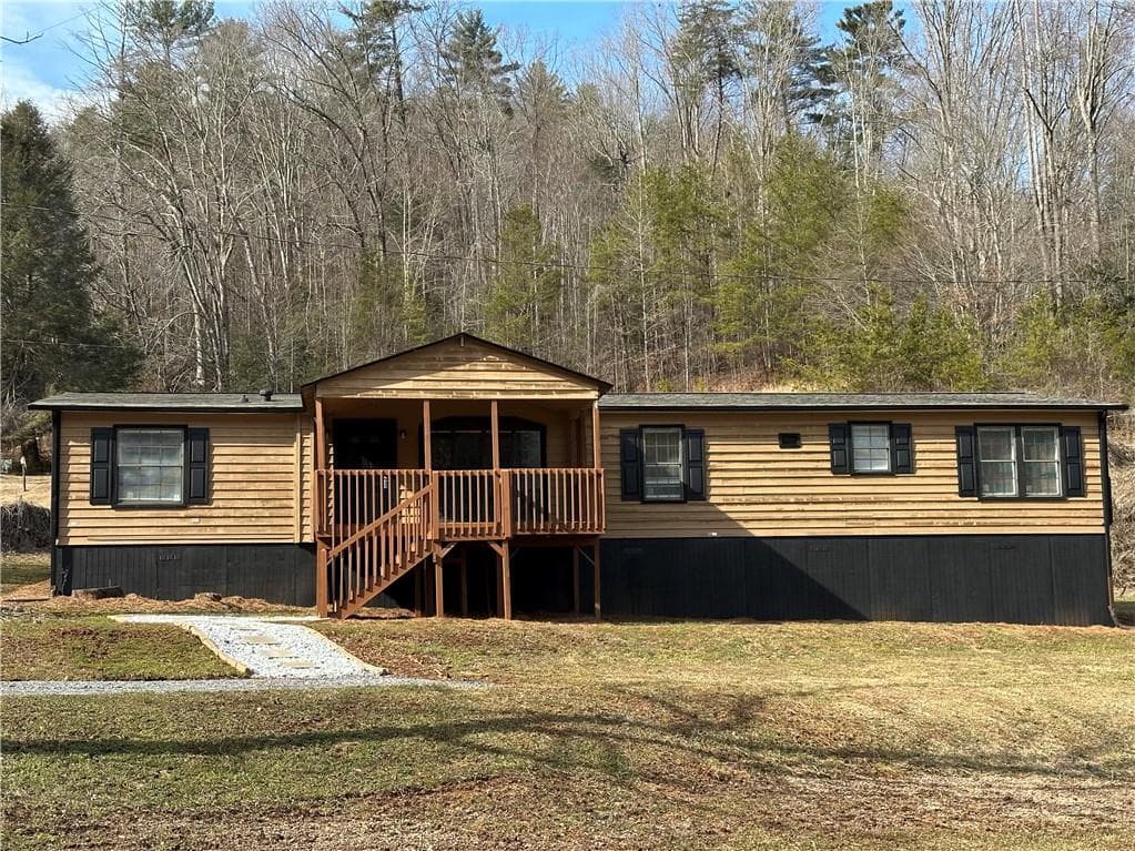 3 bedroom, 2 bathroom single family residence sold at 26 Bridgewater Drive, Cleveland, GA 30528