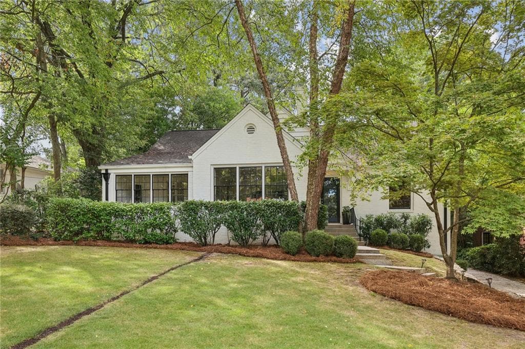 3 bedroom, 4 bathroom single family residence sold at 521 E Wesley Road, Atlanta, GA 30305