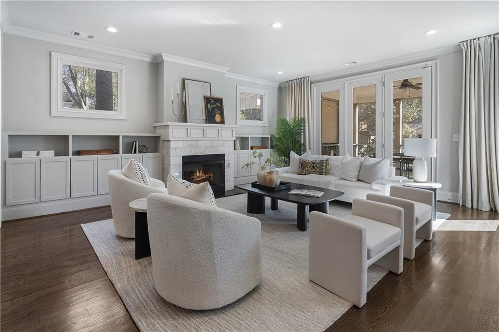 5 bedroom, 3 bathroom, 2,949 sq ft single family residence sold at 2071 Howard Circle, Atlanta, GA 30307