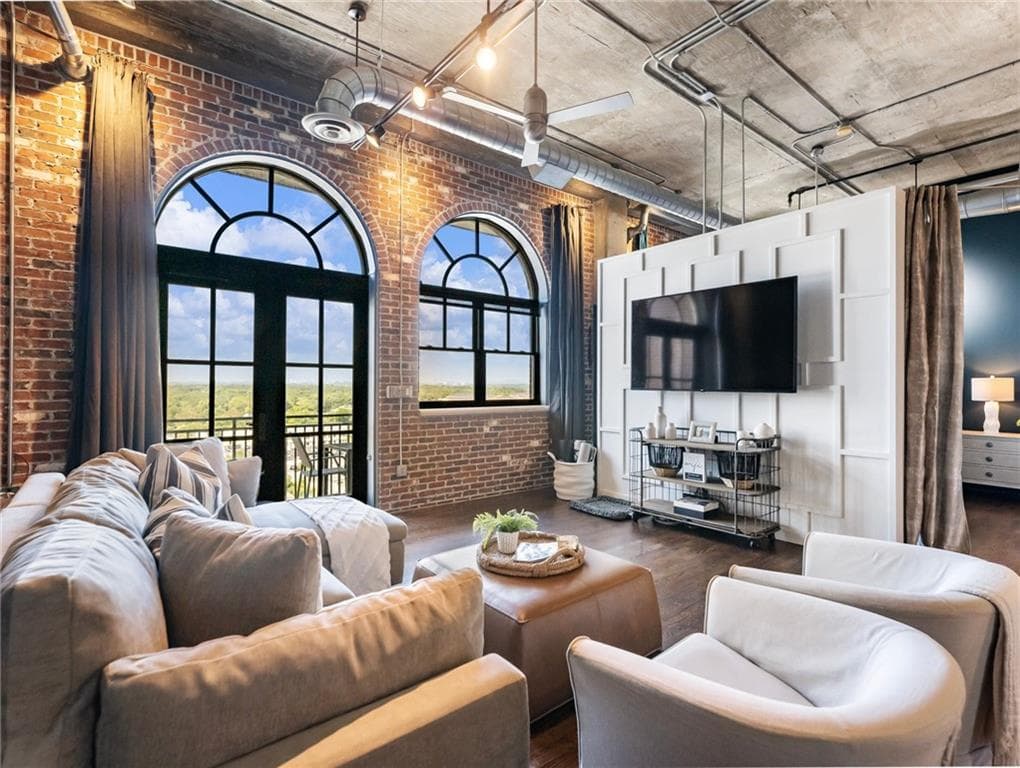 1 bedroom, 1 bathroom condominium sold at 3180 Mathieson Drive 1203, Atlanta, GA 30305