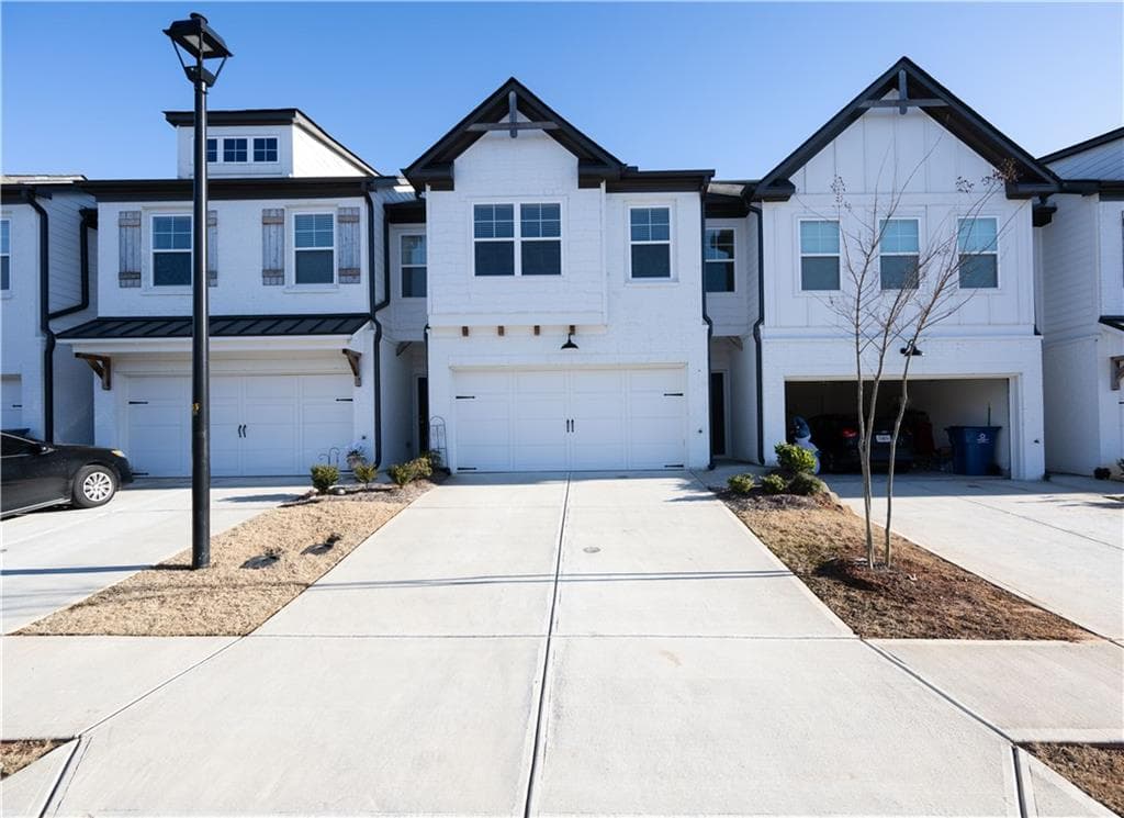3 bedroom, 3 bathroom townhouse sold at 94 S Auburn Landing Place, Auburn, GA 30011