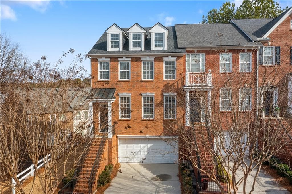 3 bedroom, 4 bathroom, 2,559 sq ft townhouse sold at 409 Iona Abbey Court 7, Smyrna, GA 30082