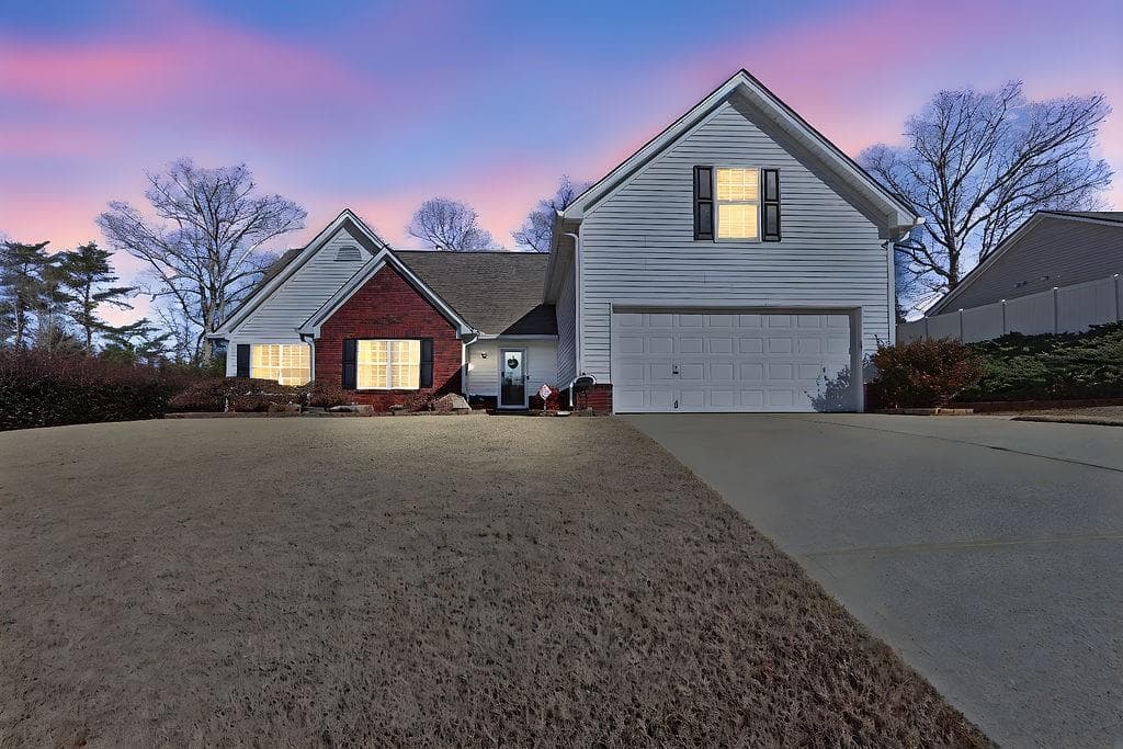 4 bedroom, 2 bathroom, 2,014 sq ft single family residence sold at 4201 Deer Springs Way, Gainesville, GA 30506