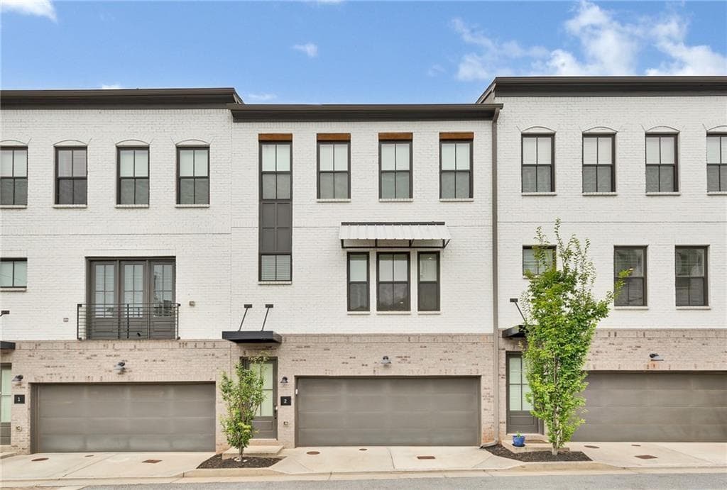 3 bedroom, 4 bathroom, 2,117 sq ft townhouse sold at 215 Arizona Avenue 2, Atlanta, GA 30307