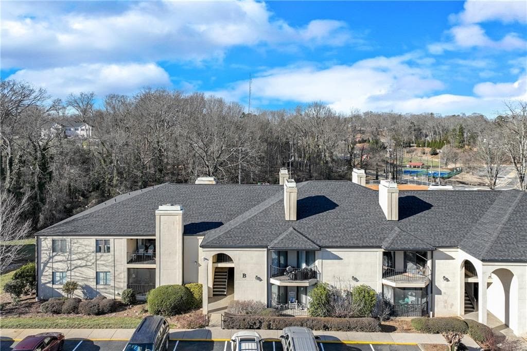 1 bedroom, 1 bathroom, 792 sq ft condominium sold at 605 Candler Street B2, Gainesville, GA 30501