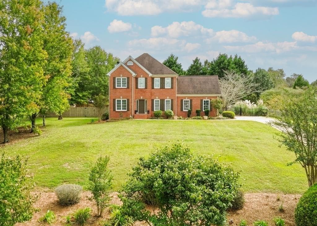 3 bedroom, 3 bathroom single family residence sold at 5613 Tranquility Drive, Braselton, GA 30517
