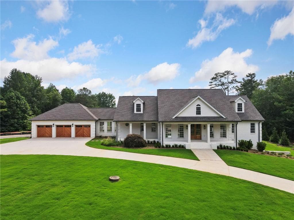 3 bedroom, 3 bathroom single family residence sold at 15070 Hopewell Road, Alpharetta, GA 30004