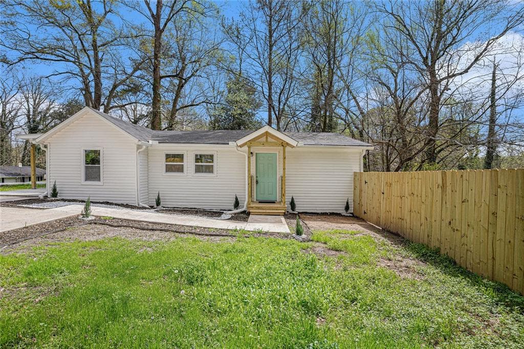 3 bedroom, 2 bathroom single family residence sold at 1685 Harbin Road, Atlanta, GA 30311