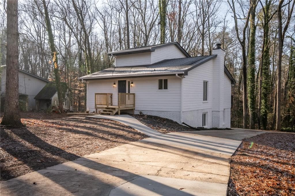 4 bedroom, 2 bathroom single family residence sold at 590 Caldwell Circle, Athens, GA 30605