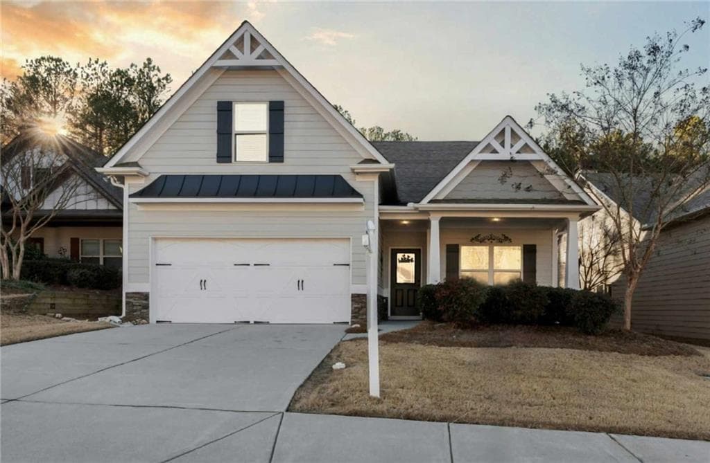 3 bedroom, 3 bathroom single family residence sold at 355 Hawthorne Ridge Circle, Dallas, GA 30132