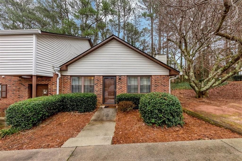 2 bedroom, 2 bathroom condominium sold at 5863 Wintergreen Road, Norcross, GA 30093