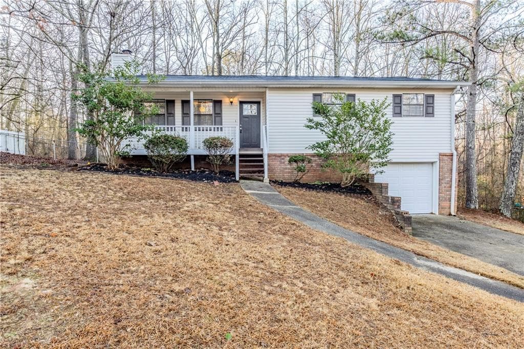 3 bedroom, 2 bathroom single family residence sold at 5925 S Quail Drive, Douglasville, GA 30135