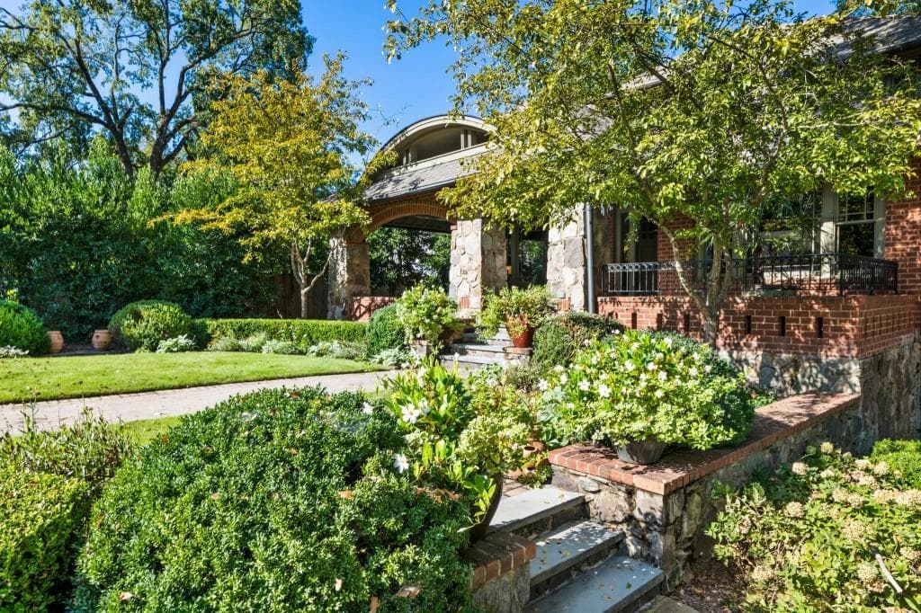 4 bedroom, 5 bathroom single family residence sold at 2220 Edison Avenue, Atlanta, GA 30305