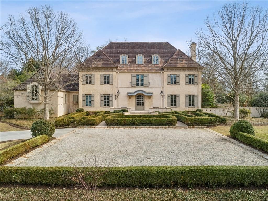 5 bedroom, 7 bathroom single family residence sold at 2631 Habersham Road, Atlanta, GA 30305