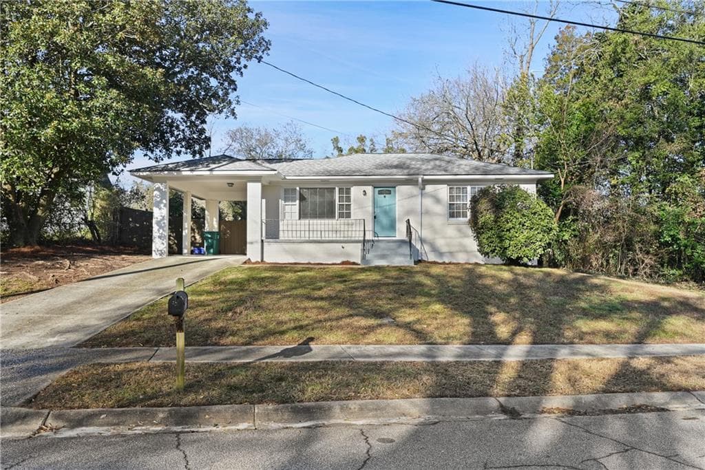 2 bedroom, 1 bathroom, 928 sq ft single family residence sold at 725 Burbank Circle, Smyrna, GA 30080