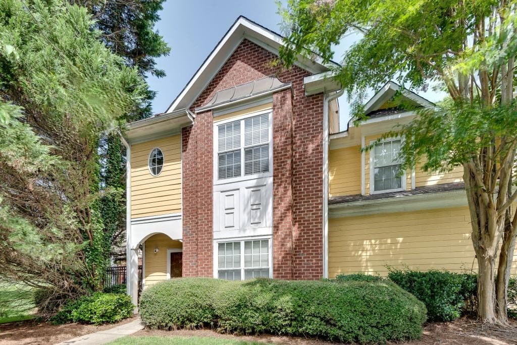 2 bedroom, 3 bathroom, 1,328 sq ft townhouse sold at 1731 Pryor Road 104, Atlanta, GA 30315