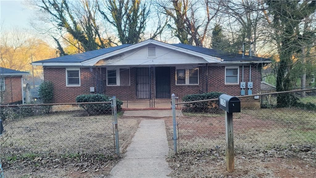 4 bedroom, 2 bathroom single family residence sold at 1156 SW Hubbard Street, Atlanta, GA 30310