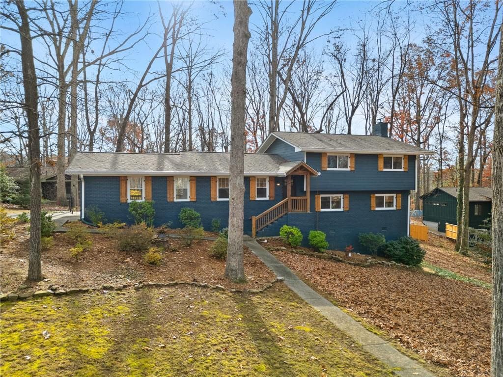 4 bedroom, 3 bathroom, 1,891 sq ft single family residence sold at 3741 Hickory Circle, Smyrna, GA 30080