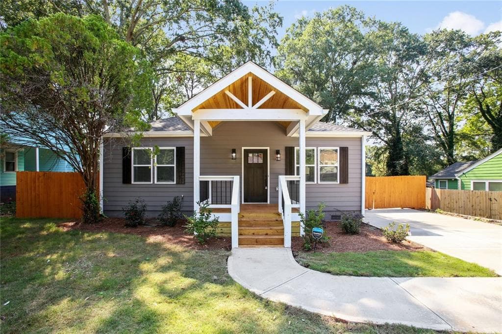 3 bedroom, 4 bathroom single family residence sold at 1364 Almont Drive, Atlanta, GA 30310