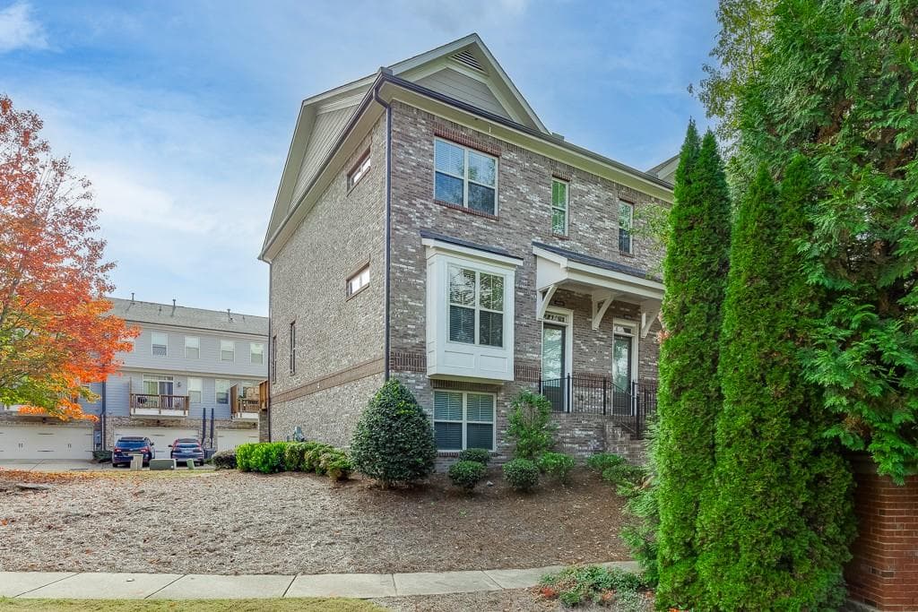 3 bedroom, 4 bathroom townhouse sold at 4249 Tacoma Trace, Suwanee, GA 30024