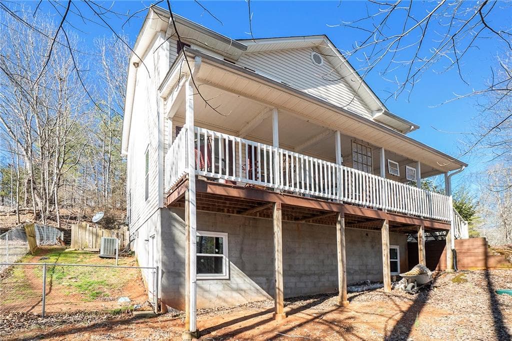 3 bedroom, 3 bathroom single family residence sold at 3424 Jet Wright Road, Gainesville, GA 30506