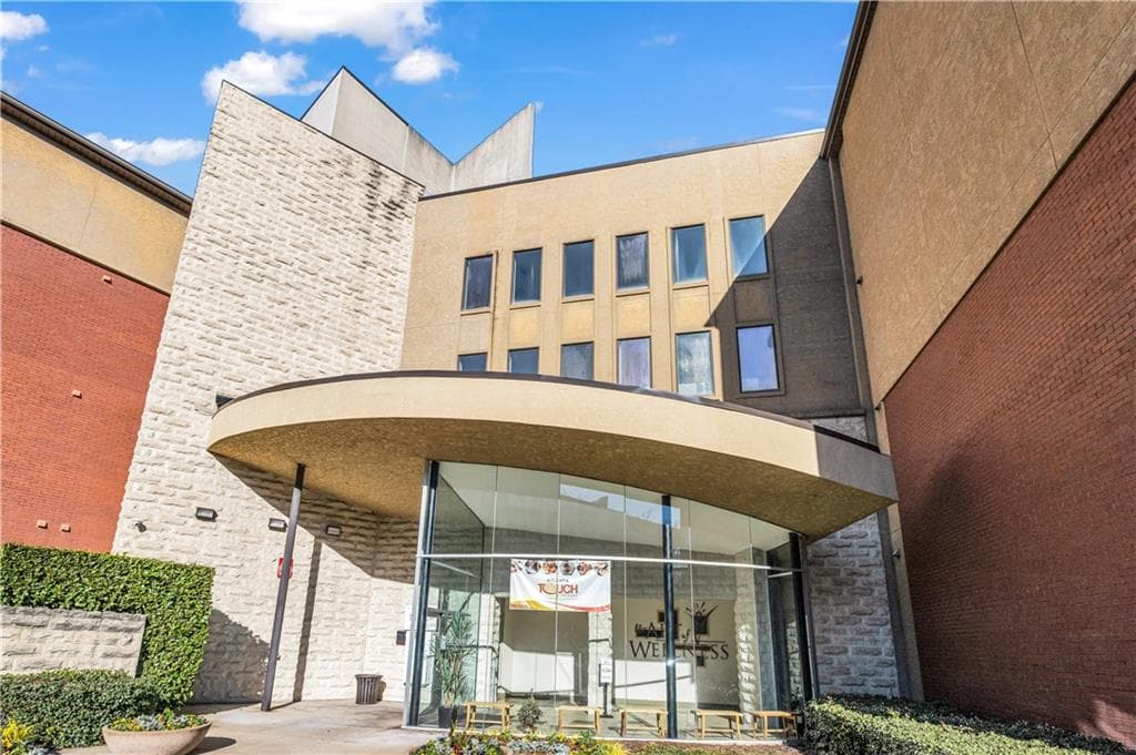 1 bedroom, 1 bathroom condominium sold at 401 16th Street 1381, Atlanta, GA 30363