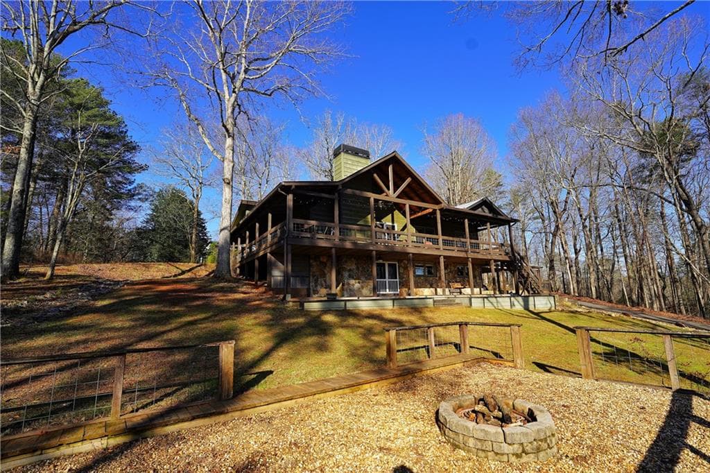 4 bedroom, 2 bathroom single family residence sold at 279 Penland Street, Ellijay, GA 30540