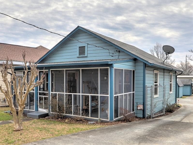 2 bedroom, 1 bathroom single family residence sold at 374 Hawkins Street, Marietta, GA 30060
