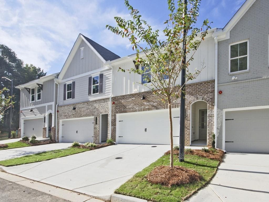 3 bedroom, 3 bathroom townhouse sold at 709 Trevett Way, Marietta, GA 30062
