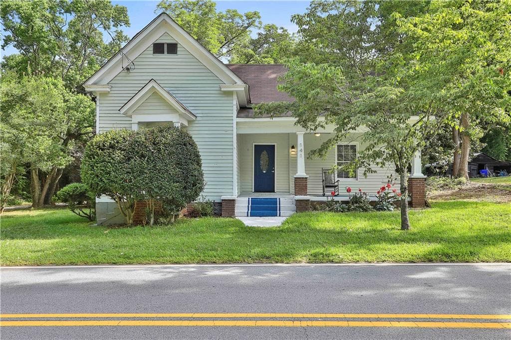 3 bedroom, 3 bathroom single family residence sold at 141 Rivertown Road, Fairburn, GA 30213