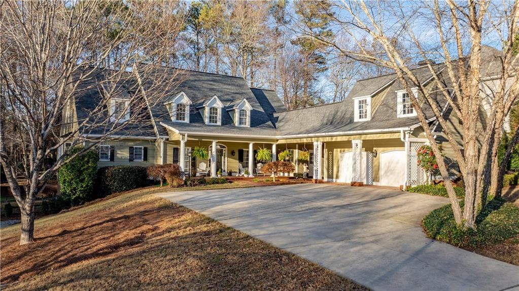 6 bedroom, 6 bathroom single family residence sold at 4924 Red Cliff Court, Powder Springs, GA 30127