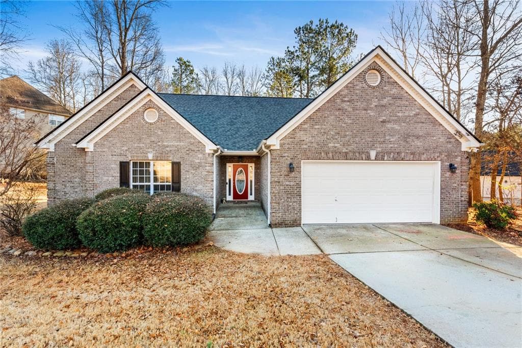 3 bedroom, 3 bathroom single family residence sold at 1198 Vintage Way, Hoschton, GA 30548
