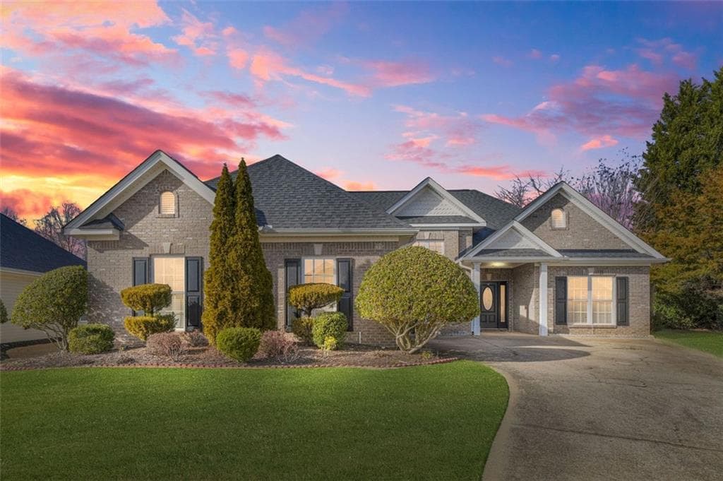 3 bedroom, 2 bathroom single family residence sold at 216 Meadow Run, Carrollton, GA 30116