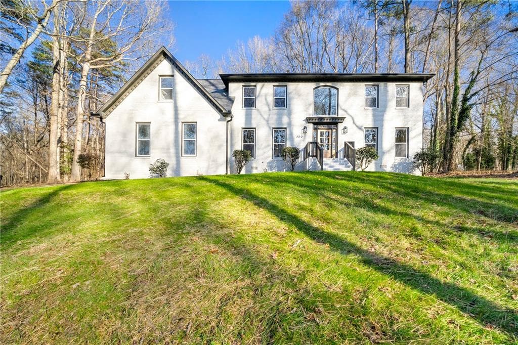 5 bedroom, 3 bathroom single family residence sold at 300 Creekview Trail, Fayetteville, GA 30214