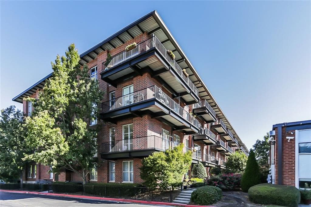 2 bedroom, 2 bathroom condominium sold at 5200 PEACHTREE Road 3221, Chamblee, GA 30341