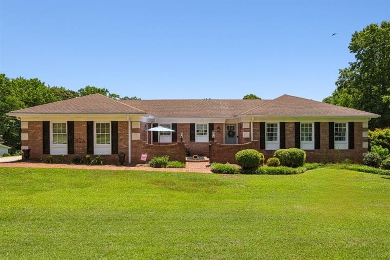 3 bedroom, 2 bathroom, 1,999 sq ft single family residence sold at 3933 Manson Avenue, Smyrna, GA 30082