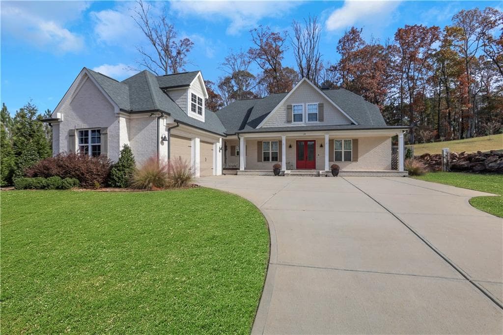 5 bedroom, 4 bathroom single family residence sold at 24 N Shore At Redwine Drive, Newnan, GA 30263