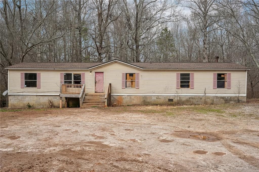 5 bedroom, 3 bathroom, 1,960 sq ft single family residence sold at 90 Oak Ridge Drive, Carrollton, GA 30116