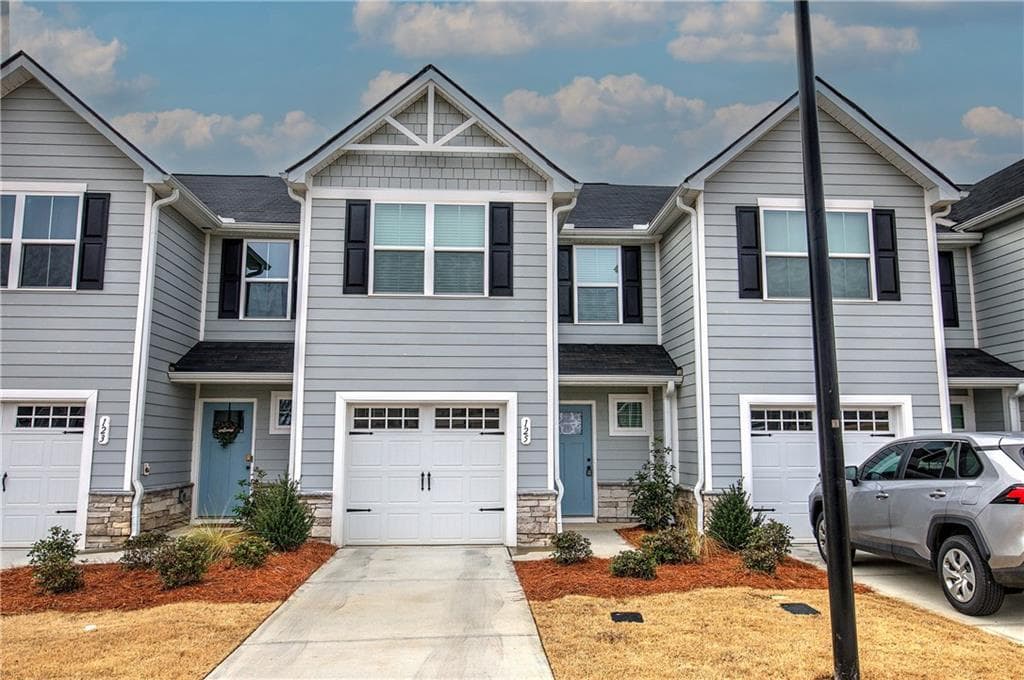 3 bedroom, 3 bathroom townhouse sold at 125 Chastain Drive, Cartersville, GA 30120