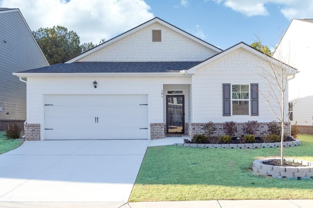 3 bedroom, 2 bathroom single family residence sold at 191 Canyon Ferry Way, Hoschton, GA 30548