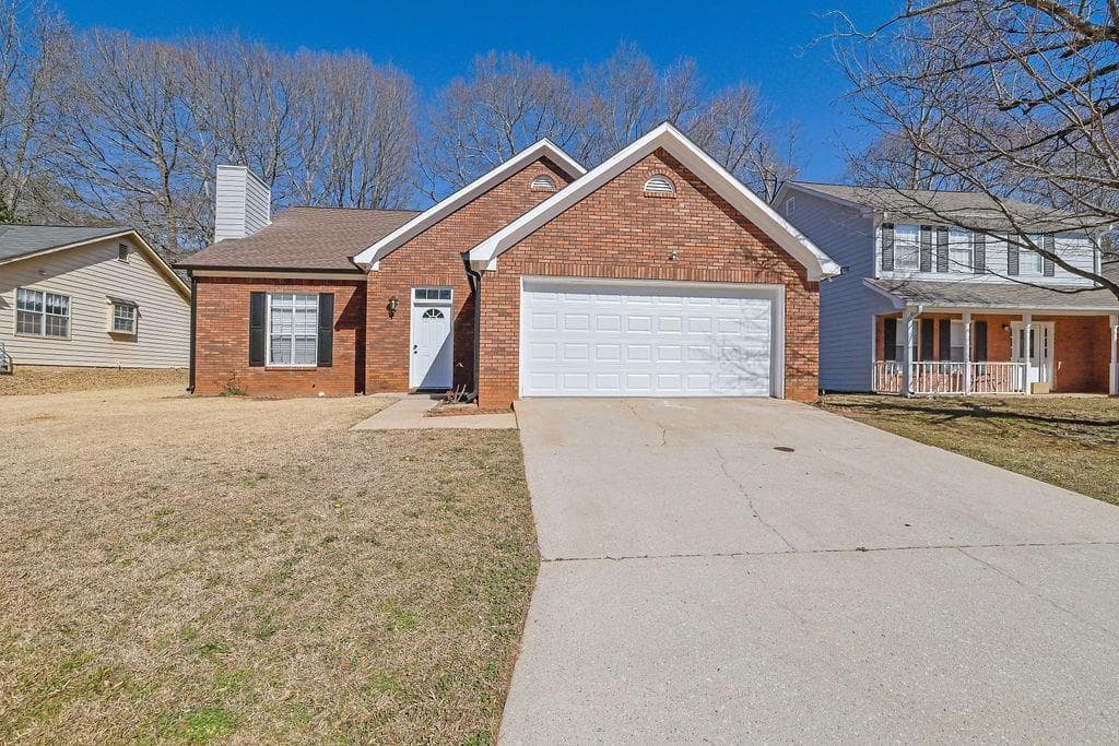 3 bedroom, 3 bathroom single family residence sold at 983 Oakwood Chase Circle, Stone Mountain, GA 30083