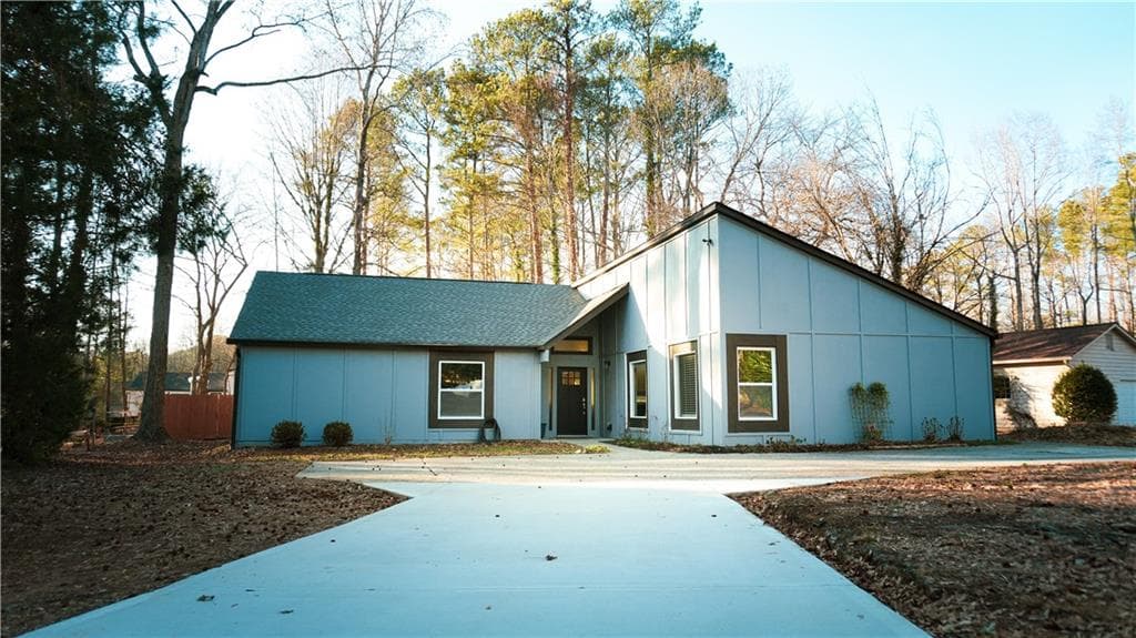 3 bedroom, 2 bathroom single family residence sold at 2950 Manitoba Lane, Marietta, GA 30062