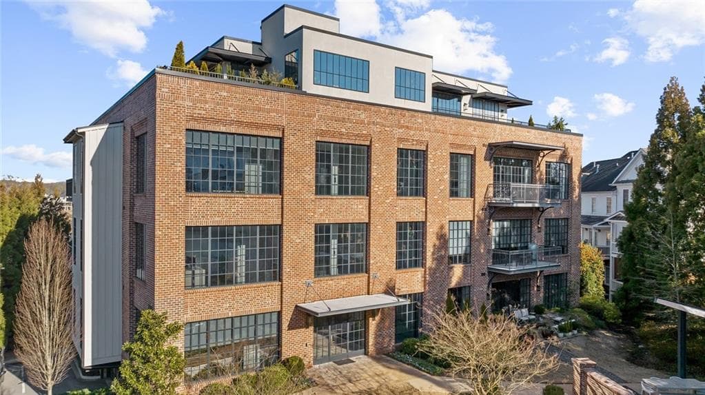 2 bedroom, 3 bathroom, 1,540 sq ft condominium sold at 234 Vickery Falls Drive, Roswell, GA 30075