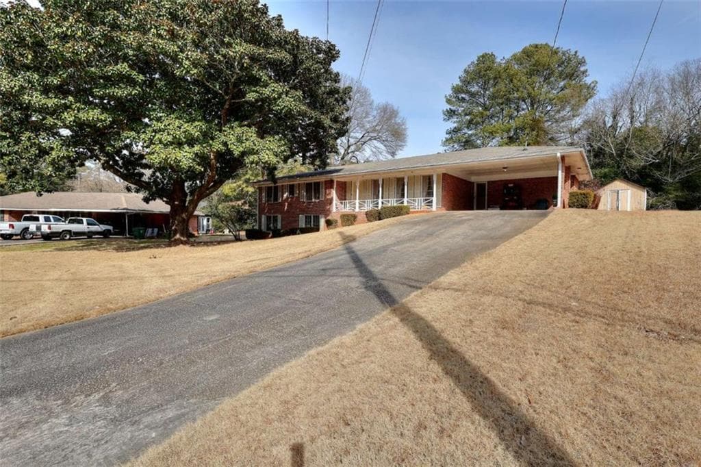3 bedroom, 2 bathroom single family residence sold at 2798 Tralyn Court, Decatur, GA 30034