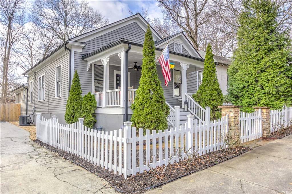 3 bedroom, 2 bathroom single family residence sold at 389 Kendrick Avenue, Atlanta, GA 30315